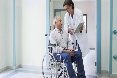 برای ورود به بازار کار درمان، حتماً باید پرستار بود؟