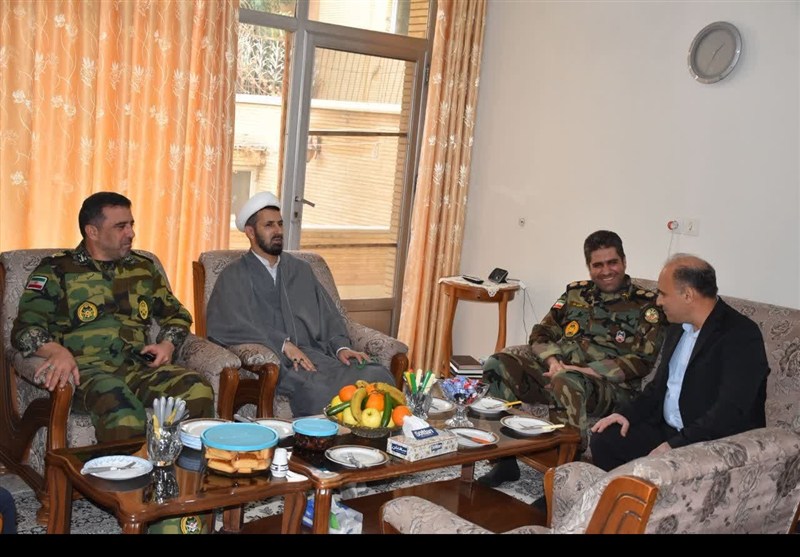 تجلیل از خانواده شهید هراچ هاکوپیان در آستانه سال نو میلادی