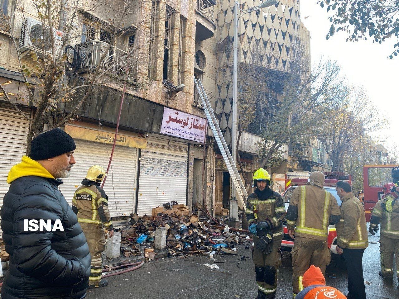 تصاویری از سینمای قدیمی ایران پس از آتشسوزی در لالهزار تصاویری از سینمای قدیمی ایران پس از آتشسوزی در لالهزار