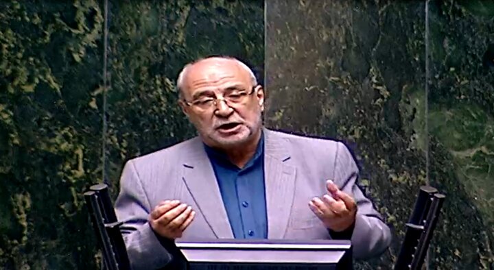 حاجی دلیگانی: کاهش بودجه فرهنگ، پایه‌های توسعه را تهدید می‌کند