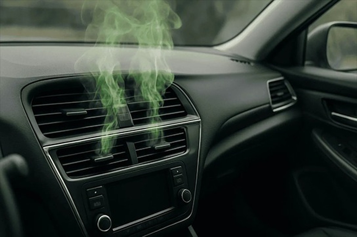 خطر بوی سوختگی بخاری ماشین را جدی بگیرید! خطر بوی سوختگی بخاری ماشین را جدی بگیرید!