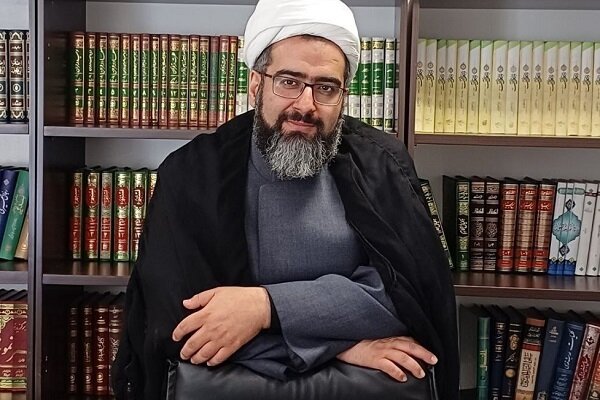 رسانه میتواند زمینهساز تظاهر باشد؛سیاستمدار مؤمن باید از ریا بپرهیزد رسانه میتواند زمینهساز تظاهر باشد؛سیاستمدار مؤمن باید از ریا بپرهیزد