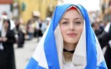 پوشش سنتی و دیدنی زنان اروپایی؛ از ایتالیا و انگلیس تا اسپانیا و آرژانتین | کسی که الهام‌بخش مگان مارکل شد