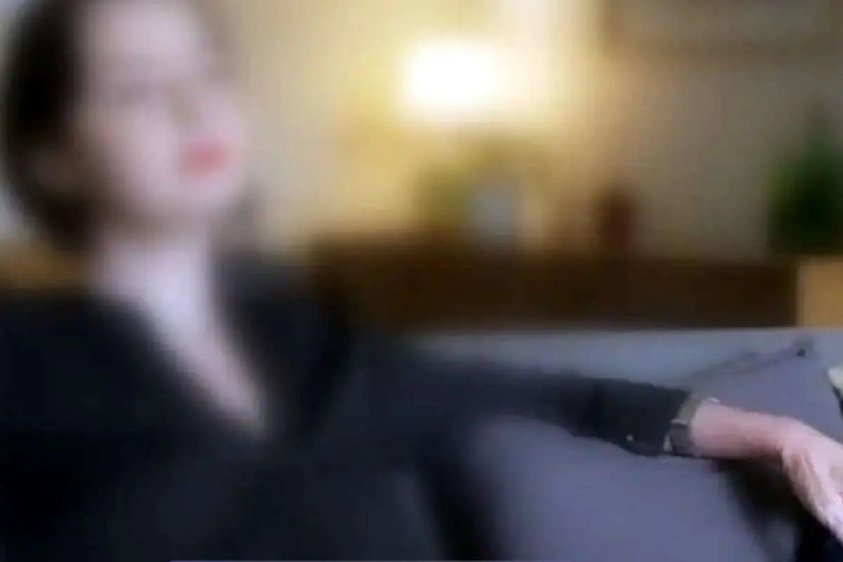 چرا دست‌های ترانه علیدوستی پیر به نظر می‌رسد؟ / تغییرات ظاهری ترانه علیدوستی در مستند