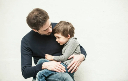 کمک به کودکان در شرایط بحرانی