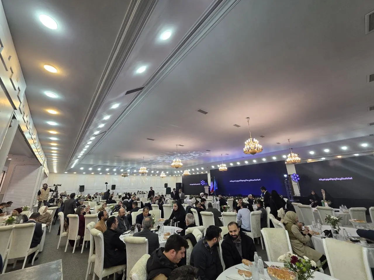 جشن ۱۰ سالگی خبرفوری؛ عبور هلدینگ رسانهای از مرز ۷۰ میلیون مخاطب جشن ۱۰ سالگی خبرفوری؛ عبور هلدینگ رسانهای از مرز ۷۰ میلیون مخاطب