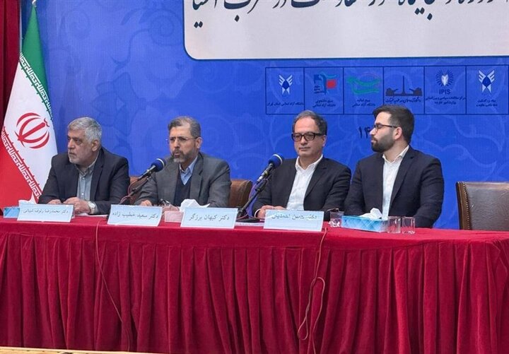 خطیب زاده: تحریمها جنگ تمام عیار علیه ایران است خطیب زاده: تحریمها جنگ تمام عیار علیه ایران است