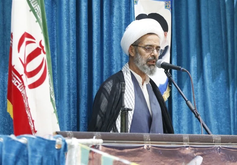 امام جمعه بجنورد: ایران از حق دفاعی و هستهای کوتاه نمیآید امام جمعه بجنورد: ایران از حق دفاعی و هستهای کوتاه نمیآید