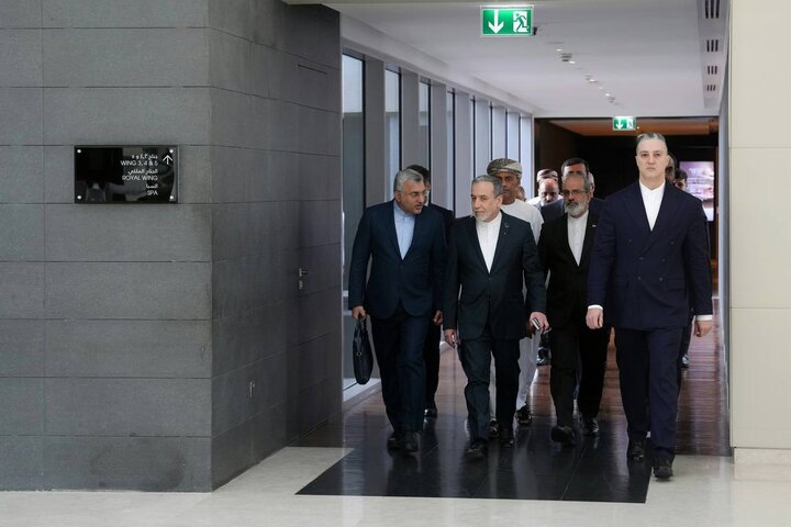 بازی روانی-نظامی آمریکا همزمان با آغاز مذاکرات دیپلماتیک