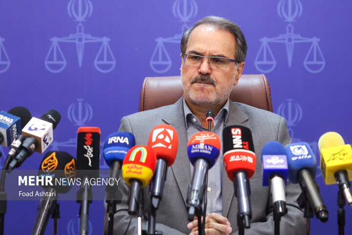 خدائیان: با هرگونه سوءاستفاده از کارت‌های بازرگانی برخورد قاطع می‌شود