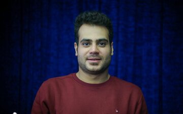 در ستایش قهرمان آشنا در ستایش قهرمان آشنا