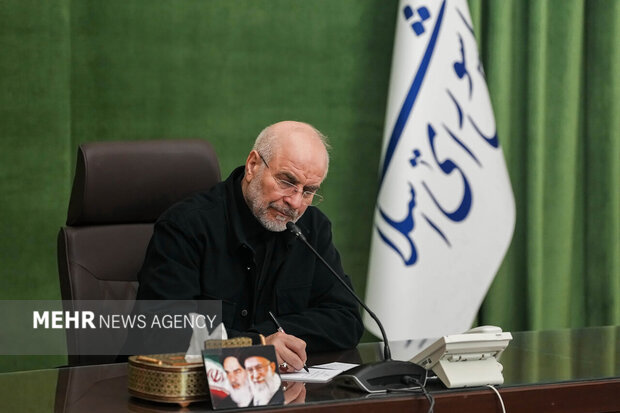 قالیباف: ایران یکپارچه سوگوار مراسم چهلم فرزندان دلبند شهید خود است قالیباف: ایران یکپارچه سوگوار مراسم چهلم فرزندان دلبند شهید خود است