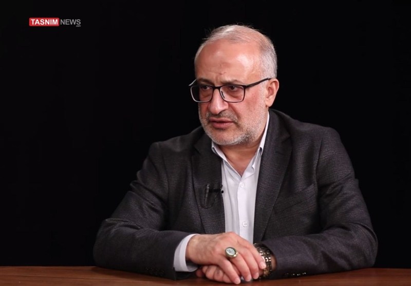 ورود فاضلاب خام به رودخانههای بهارستان رویهای غلط است ورود فاضلاب خام به رودخانههای بهارستان رویهای غلط است