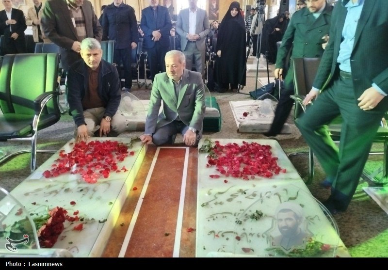 گلباران مزار شهیدان رجایی و باهنر با حضور وزیر آموزشوپرورش گلباران مزار شهیدان رجایی و باهنر با حضور وزیر آموزشوپرورش