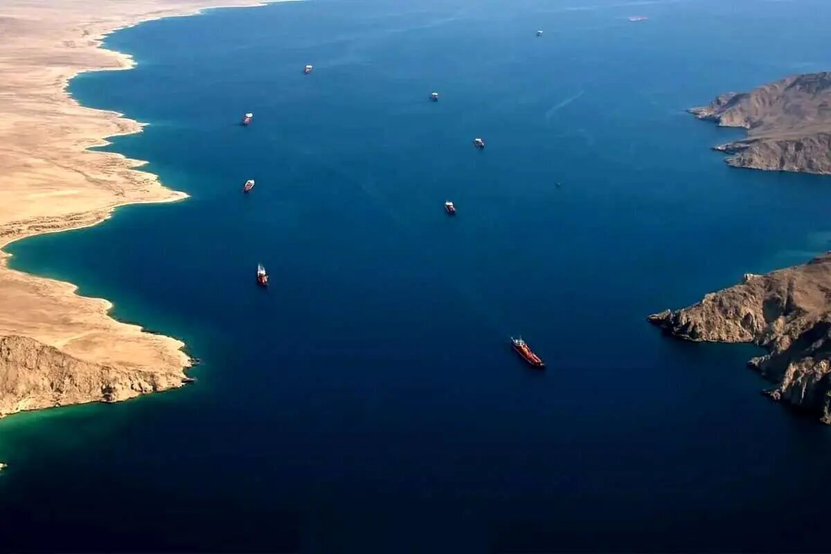 المیادین: هیچ کشتی آمریکایی از تنگه هرمز عبور نکرده / اظهارات ترامپ نمایشی است