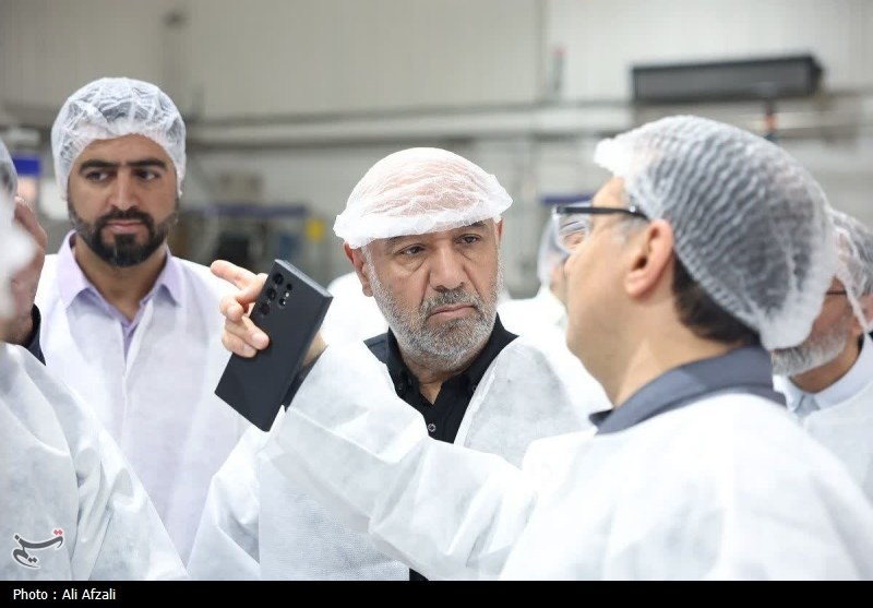 وزیر کار: روند تولید بدون وقفه ادامه دارد/ افزایش فروشگاه‌های کالابرگ