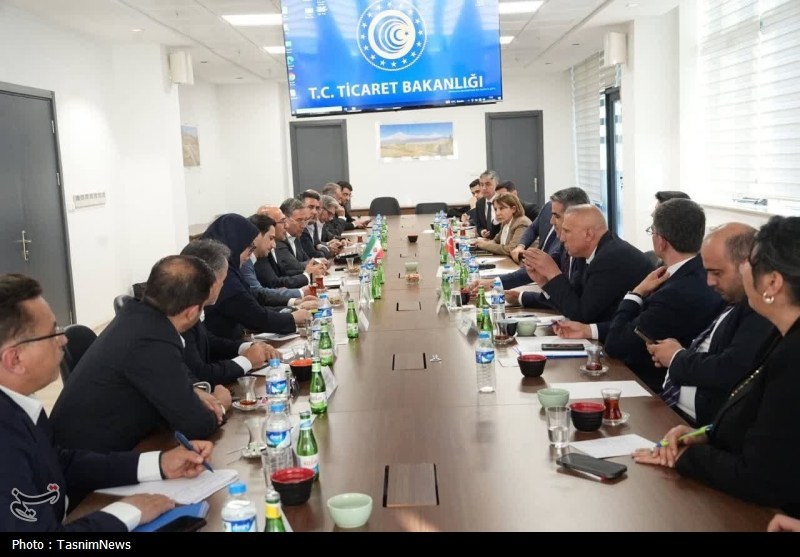 افزایش پذیرش روزانه کامیون‌های ترانزیتی بین ایران و ترکیه