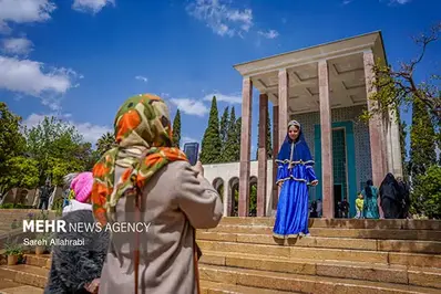 بارش باران بهاری در حافظیه و سعدیه شیراز+ عکس