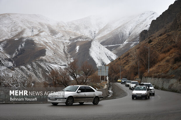 تردد روان در اغلب محورهای مواصلاتی؛ بارش باران در ۱۷ استان کشور 