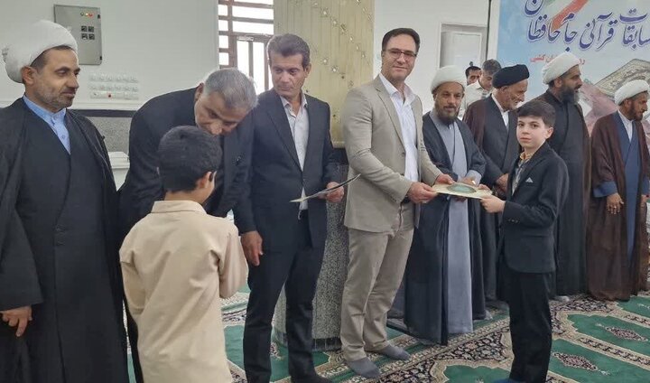 دهمین دوره مسابقات حافظان قرآن در تنگستان برگزار شد