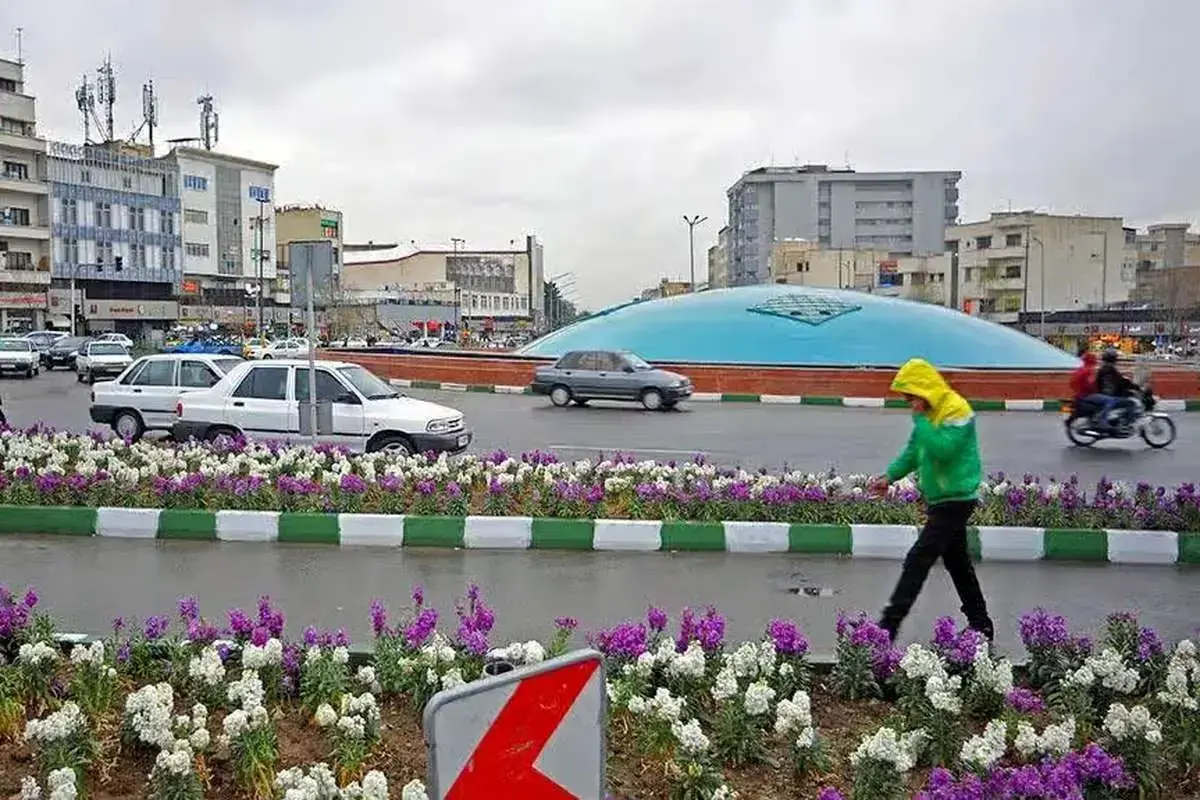 دیوارنگاره جالب میدان انقلاب در پاسخ به ضرب‌الاجل ترامپ+ عکس