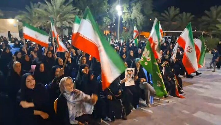 راهپیمایی و اجتماع شبانه مردم آبدان