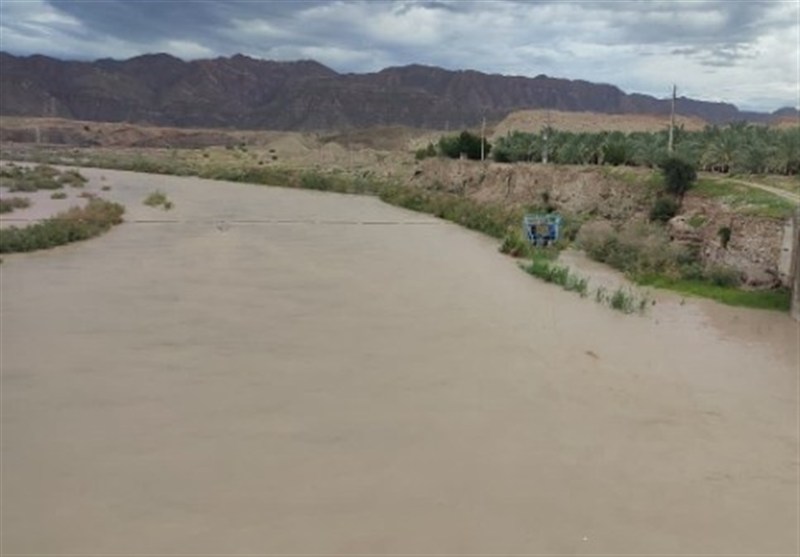 رهاسازی آب سد دز؛ کشاورزان و گردشگران از حریم رودخانه دز فاصله بگیرند