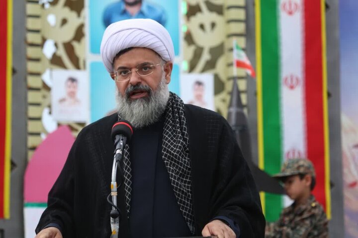 زاهددوست: پرچم متبرک امام رضا (ع) مرهمی بر دل‌ها درسوگ رهبر شهید است