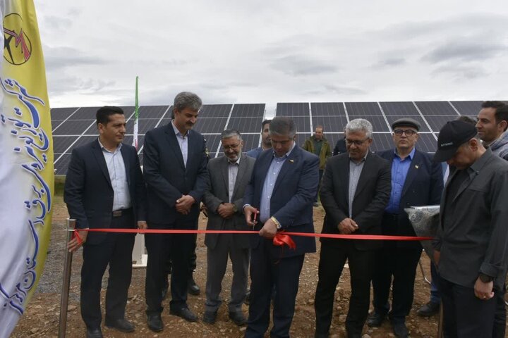 زندیه‌وکیلی: نیروگاه خورشیدی ۳ مگاواتی شازند به بهره برداری رسید