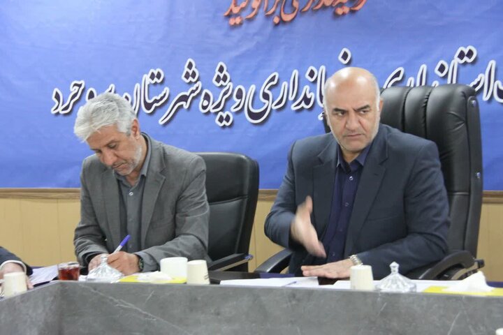 فرماندار ویژه بروجرد: تسریع در بازسازی واحدهای خسارت‌دیده از جنگ رمضان