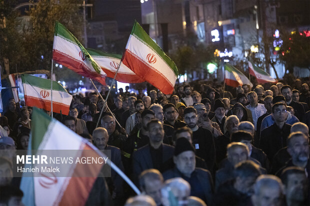 مردم فیروزآباد همچنان در میدان انسجام ملی