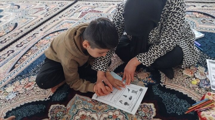 وقتی مهر معلم از خانه‌ها طلوع می‌کند