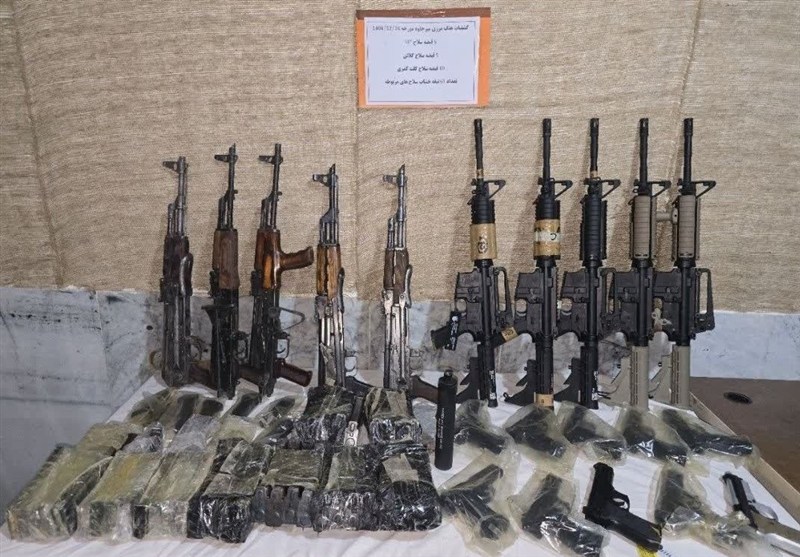 کشف 28 قبضه سلاح کلت جنگی در  ارتفاعات صعب‌العبور ارومیه
