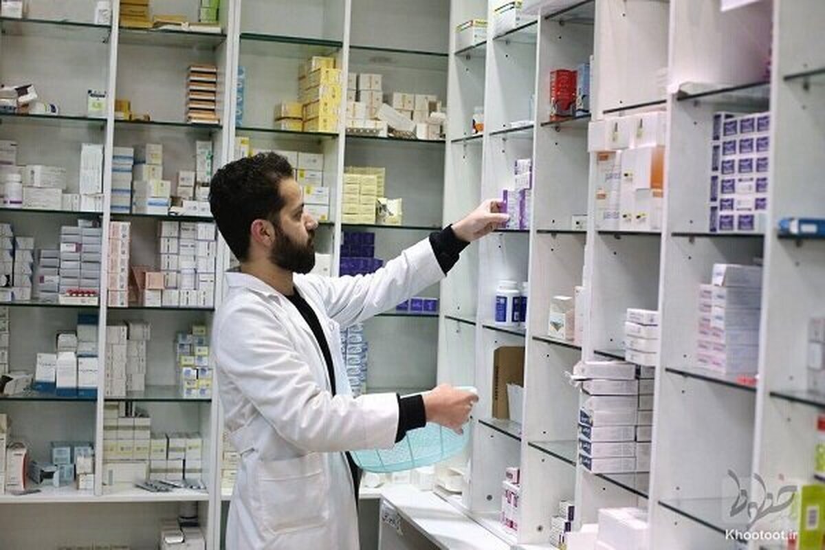 تحمیل فروش نقدی دارو به داروخانه‌ها / دسترسی مردم به دارو مختل می‌شود