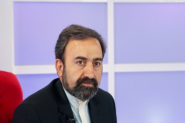 دایره را تنگ کنیم آنها که دلسوز وطن نیستند روایتگر میشوند! دایره را تنگ کنیم آنها که دلسوز وطن نیستند روایتگر میشوند!