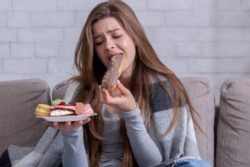 چرا استرس باعث پرخوری می‌شود؟/ غذا یا ابزار بقا؟