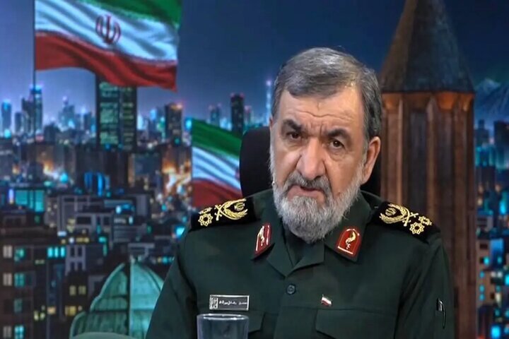 کنایه سرلشکر رضایی به ترامپ/ خودش ضرب الاجل می‌دهد، خودش لغو می‌کند