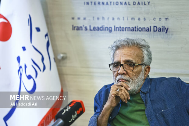 افخمی درباره حضور غیرایرانیان در مراسم تشییع رهبر مستند میسازد افخمی درباره حضور غیرایرانیان در مراسم تشییع رهبر مستند میسازد