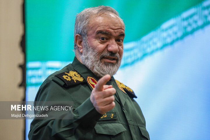 سردار فدوی: ماهها با ابرقدرت دنیا جنگیدیم و او را مستاصل کردیم سردار فدوی: ماهها با ابرقدرت دنیا جنگیدیم و او را مستاصل کردیم