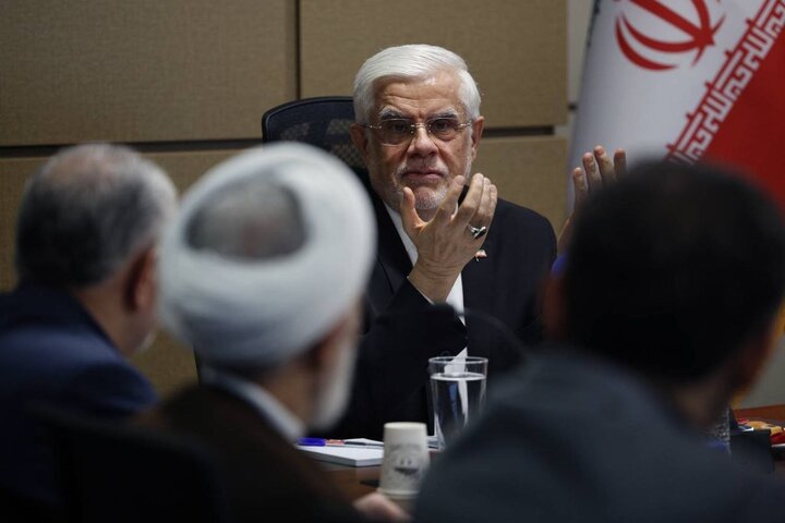 عارف: پیروزی ایران مرهون رهبری هوشمندانه آیتالله مجتبی خامنهای است عارف: پیروزی ایران مرهون رهبری هوشمندانه آیتالله مجتبی خامنهای است
