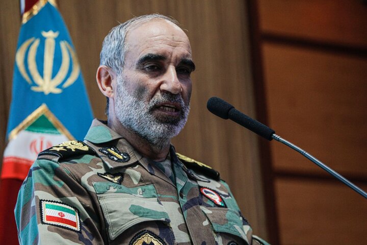نیروی زمینی ارتش از هیچ تلاشی برای حفظ اسلام و ایران دریغ نخواهد کرد نیروی زمینی ارتش از هیچ تلاشی برای حفظ اسلام و ایران دریغ نخواهد کرد