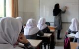 واکنش کاربران خبرآنلاین به ضعف آموزش؛ دانش‌آموزان امیدی به آینده ندارند مشکل فقط مدرسه نیست/ از روزی که منزلت معلم از بین رفت سراشیبی آموزش آغاز شد