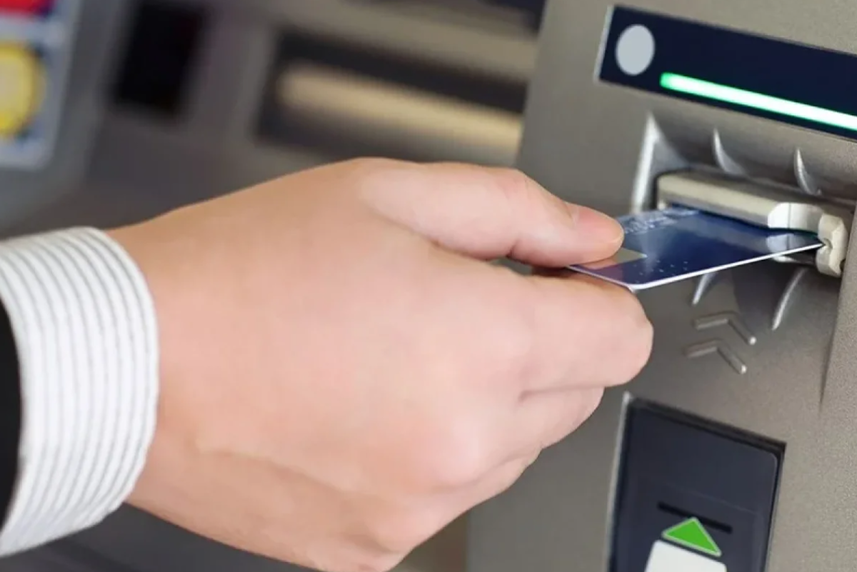 اختلال بانکهای ملی و صادرات پایان یافت / مدنیزاده واکنش نشان داد اختلال بانکهای ملی و صادرات پایان یافت / مدنیزاده واکنش نشان داد
