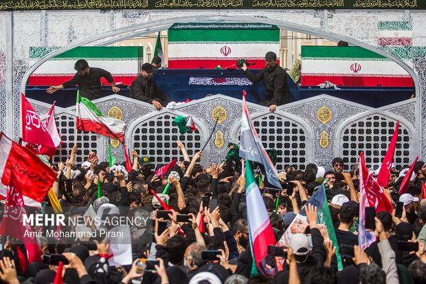 بدرقه امام خامنه‌ای، هزینه‌ی شیعه را برای دشمن «غیرقابل تصور» می‌کند