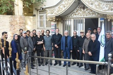 روایت هنری وداع جلوهای از «بعثت هنرمندان» است/۱۵۰ شهر و روستا به همت انجمن سینمای جوانان ایران روایتگر بدرقه شدند روایت هنری وداع جلوهای از «بعثت هنرمندان» است/۱۵۰ شهر و روستا به همت انجمن سینمای جوانان ایران روایتگر بدرقه شدند
