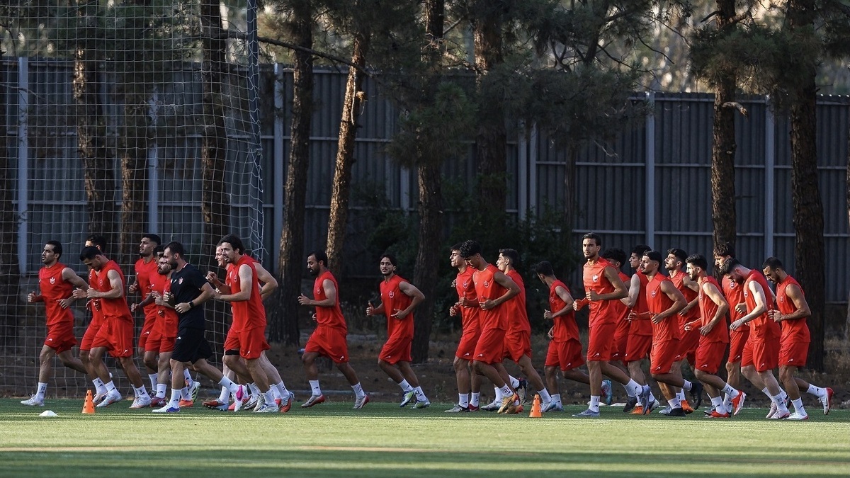 شوک بزرگ به هواداران پرسپولیس / بمبهای نقل و انتقالات خنثی شد شوک بزرگ به هواداران پرسپولیس / بمبهای نقل و انتقالات خنثی شد
