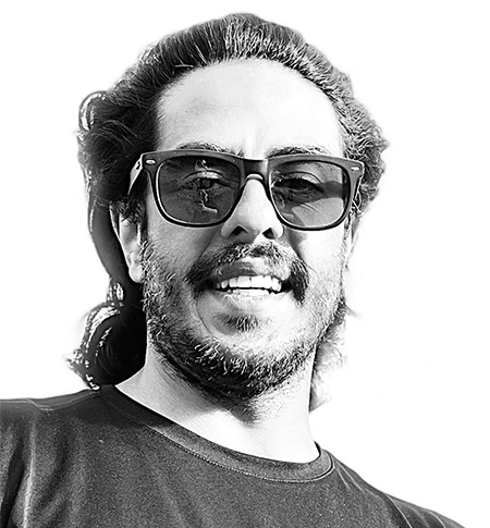 بیوگرافی و عکس های پوریا شکیبایی؛ پسر زنده یاد خسرو شکیبایی
